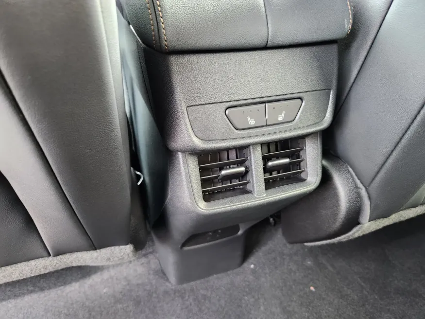 2026 GMC Terrain AT4 | Photo 19 of 23