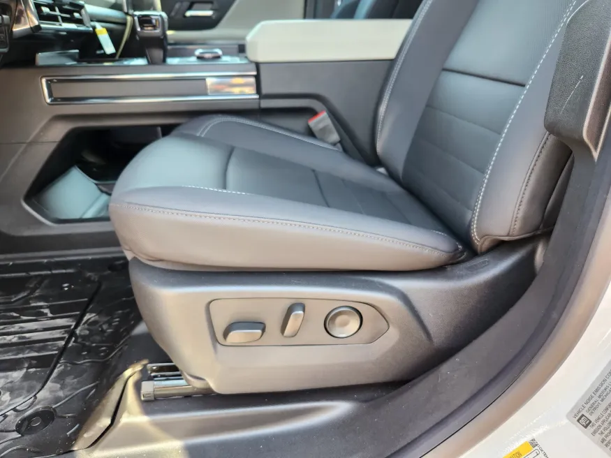 2026 GMC HUMMER EV SUV 2X | Photo 9 of 30