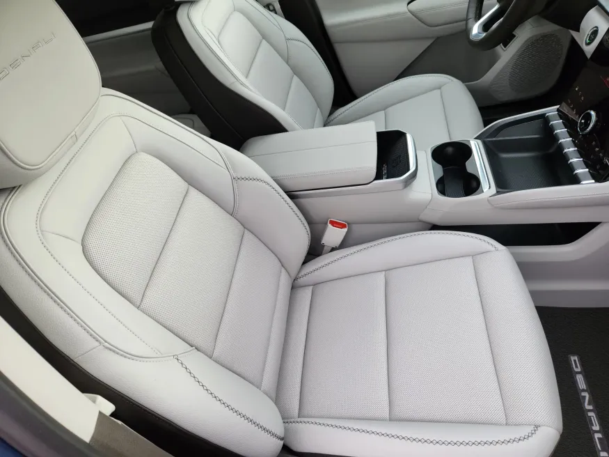 2026 GMC Terrain Denali | Photo 9 of 24