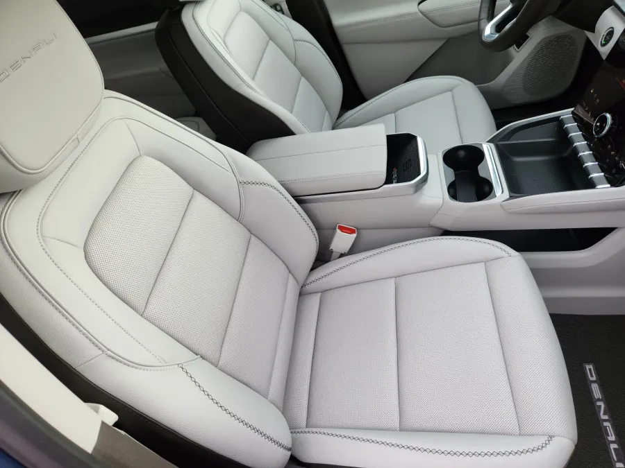 2026 GMC Terrain Denali | Photo 9 of 24