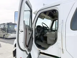 2015 Freightliner M2 106 2L Hauler | Thumbnail Photo 4 of 20