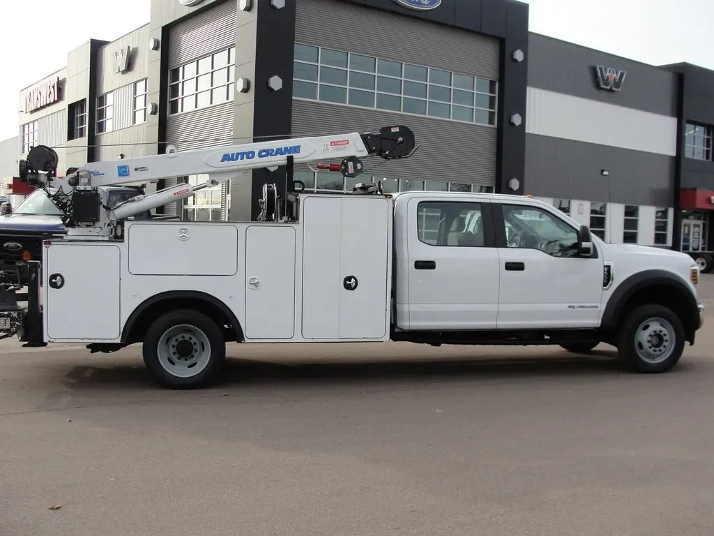 2019 Ford Super Duty F-550 XL | Photo 5 of 14