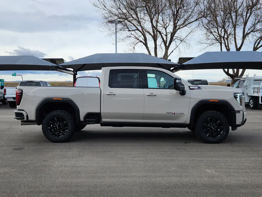 2026 GMC Sierra 2500HD AT4 | Photo 3 of 27