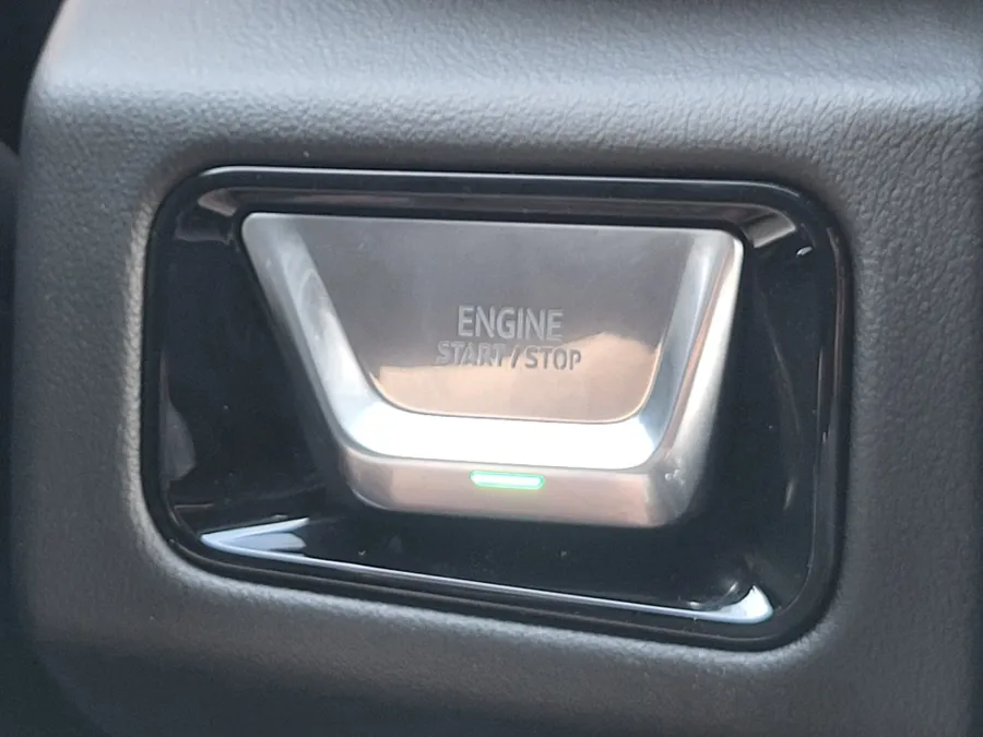 2026 GMC Yukon XL Elevation | Photo 17 of 26