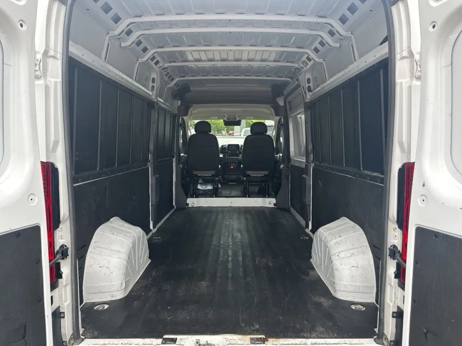 2023 RAM ProMaster 2500 High Roof | Photo 12 of 16