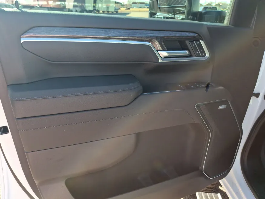 2026 Chevrolet Silverado 2500HD LTZ | Photo 10 of 19