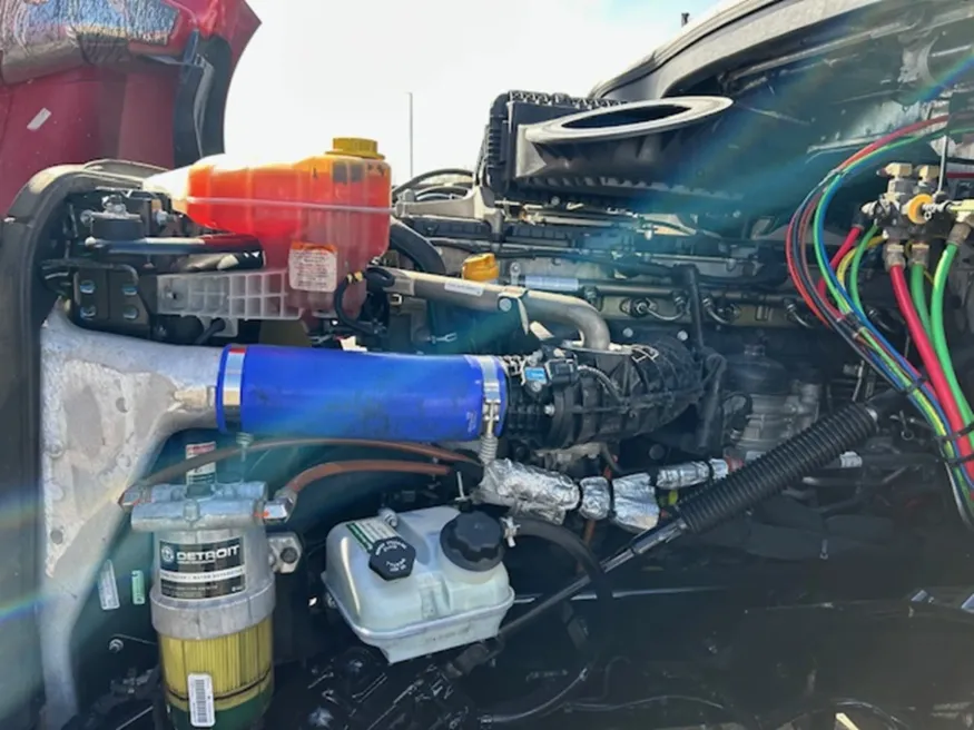 2023 Freightliner Cascadia 126 | Photo 6 of 13