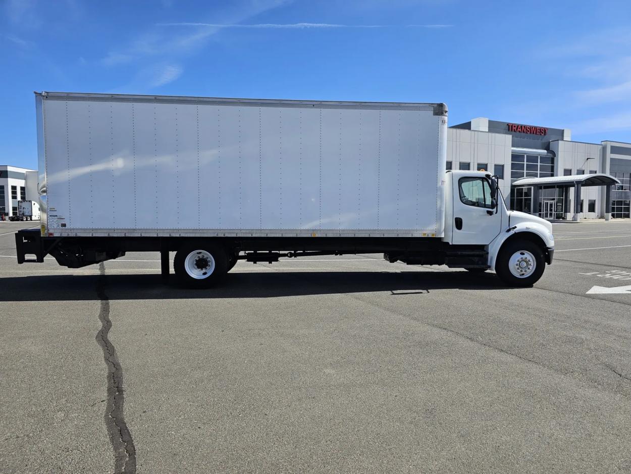 2019 Freightliner M2 106 | Photo 5 of 19