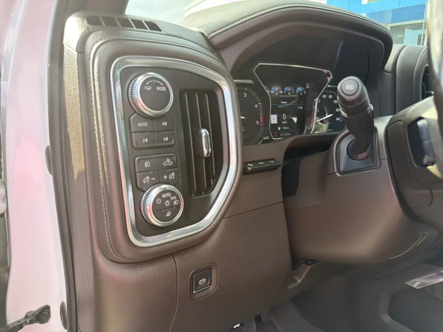 2022 GMC Sierra 2500HD Denali | Photo 13 of 20
