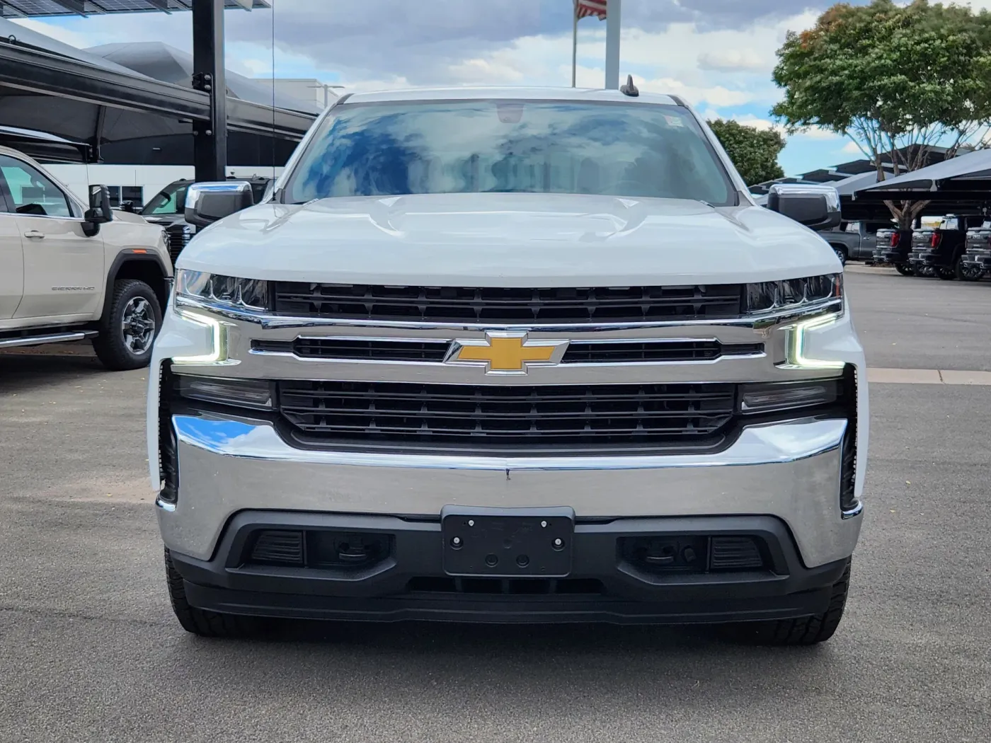 2021 Chevrolet Silverado 1500 LT | Photo 4 of 31