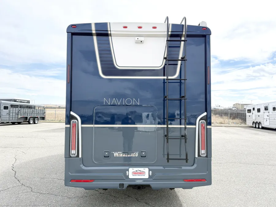 2027 Winnebago Navion 24R | Photo 15 of 22