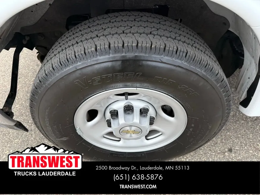 2024 Chevrolet Express 2500 Work Van | Photo 17 of 20