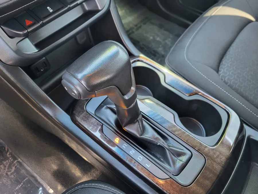 2019 GMC Canyon 4WD SLE | Photo 17 of 24