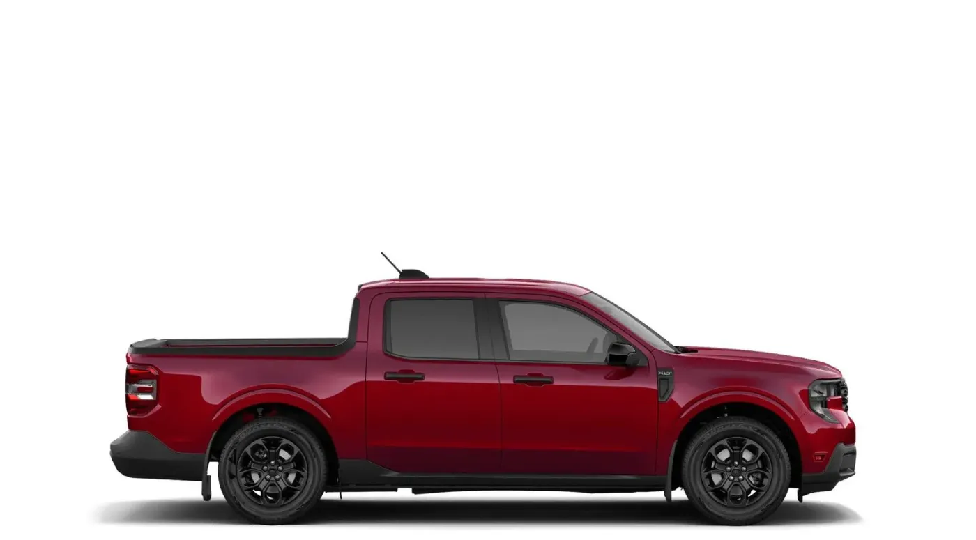 2026 Ford Maverick XLT | Photo 3 of 7