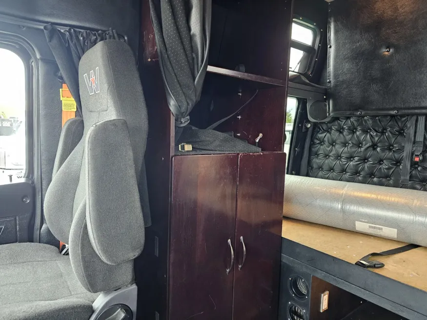 2021 Western Star 4900SA | Photo 17 of 29