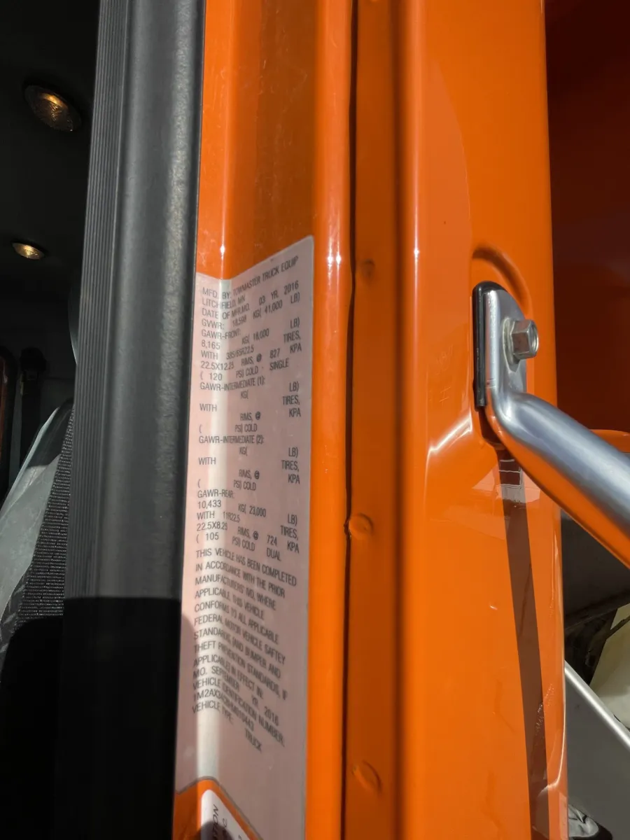 2017 Mack GU432 | Photo 13 of 15