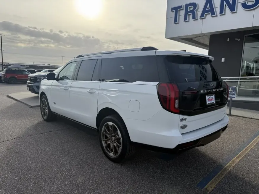 2025 Ford Expedition Max | Photo 6 of 34