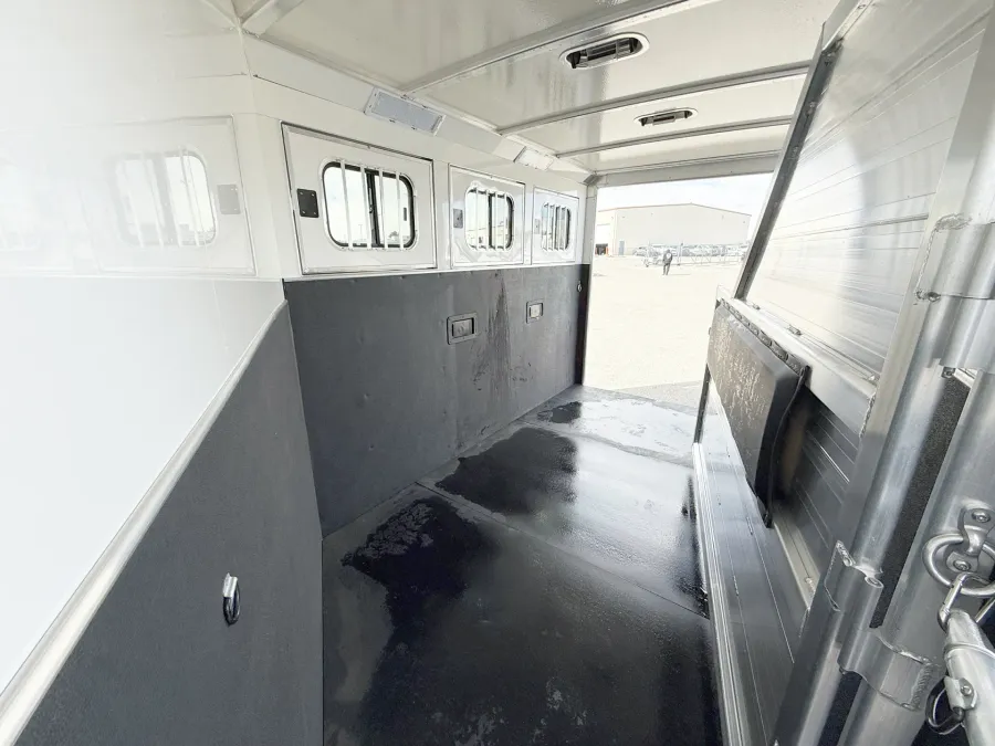 2024 Cimarron Norstar 3HGN | Photo 15 of 17