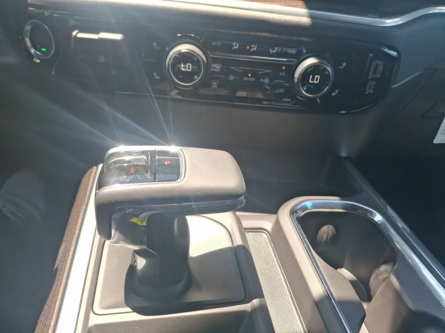 2026 Chevrolet Silverado 1500 RST | Photo 16 of 19