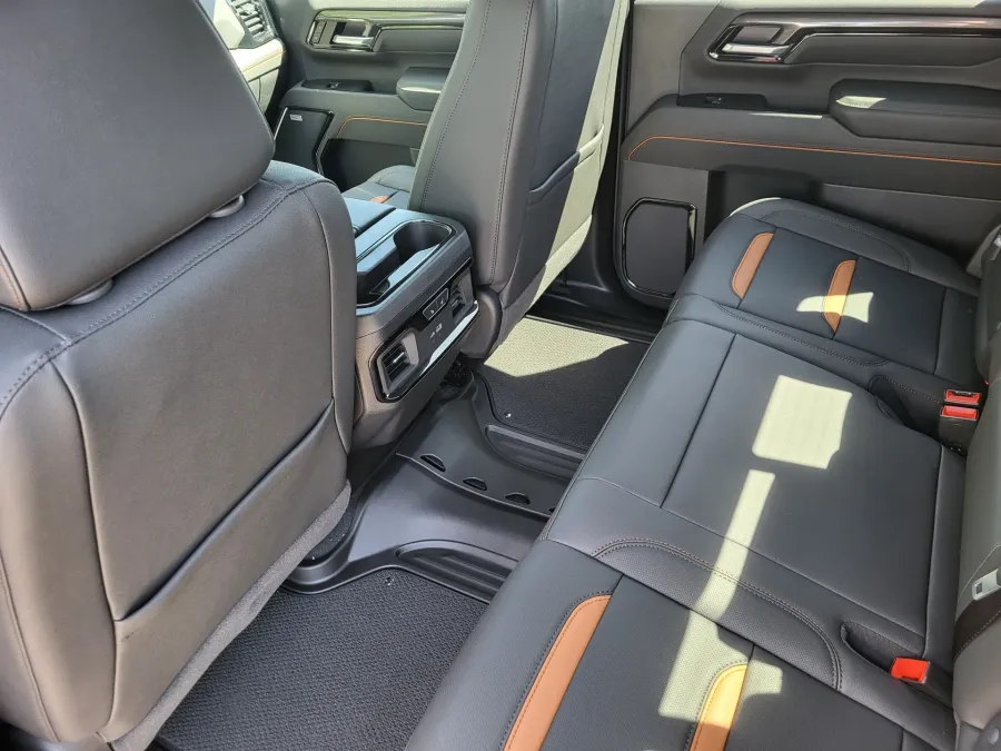 2026 GMC Sierra 2500HD AT4 | Photo 22 of 25