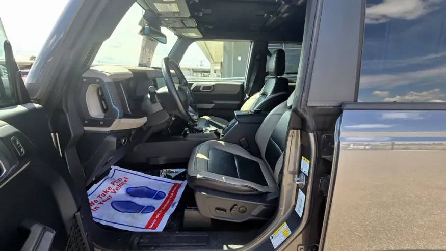 2022 Ford Bronco | Photo 13 of 30