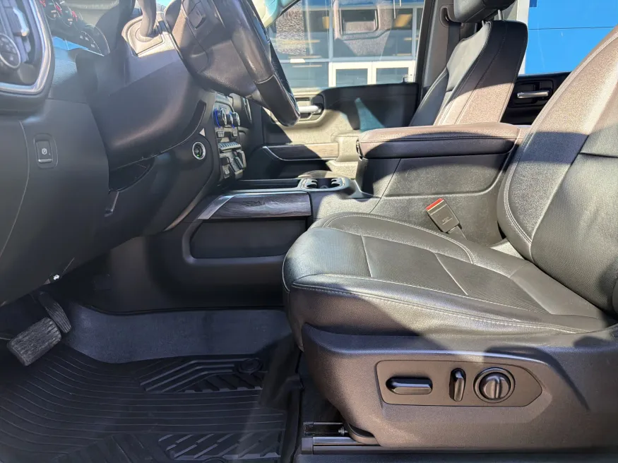 2021 Chevrolet Silverado 1500 LTZ | Photo 14 of 19