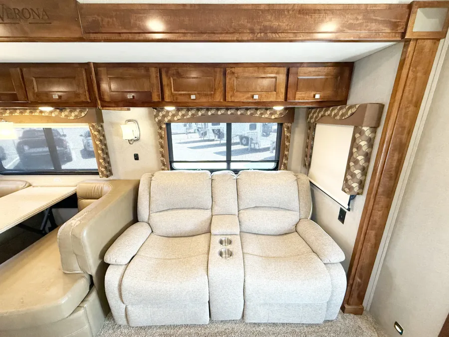 2016 Renegade Verona 40VBH | Photo 7 of 27