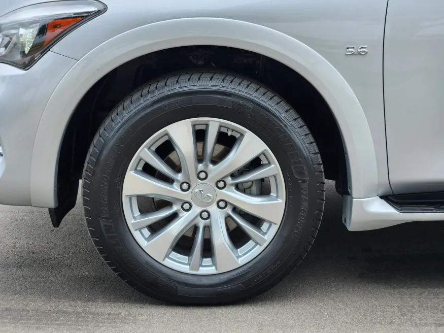 2017 Infiniti QX80 | Photo 22 of 33