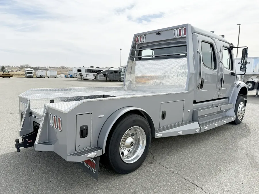 2024 Freightliner M2 106 Plus Summit Hauler | Photo 16 of 23