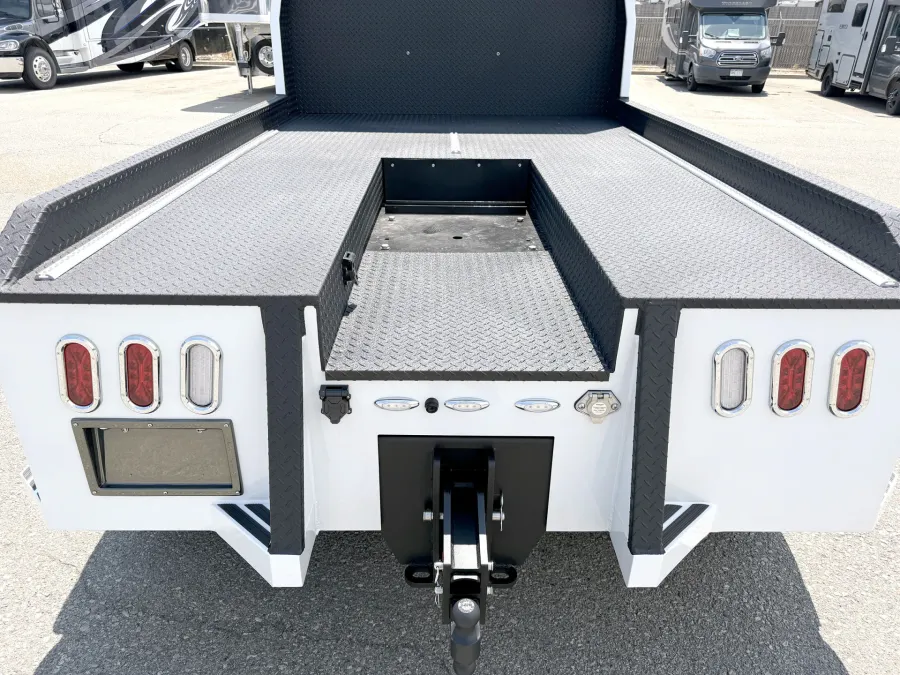 2026 Freightliner M2 112 SUMMIT HAULER | Photo 16 of 24