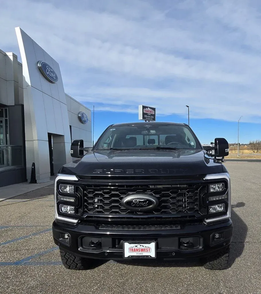 2026 Ford Super Duty F-250 | Photo 2 of 39