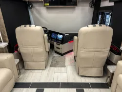 2026 Tiffin Zephyr 45PZ | Thumbnail Photo 36 of 39