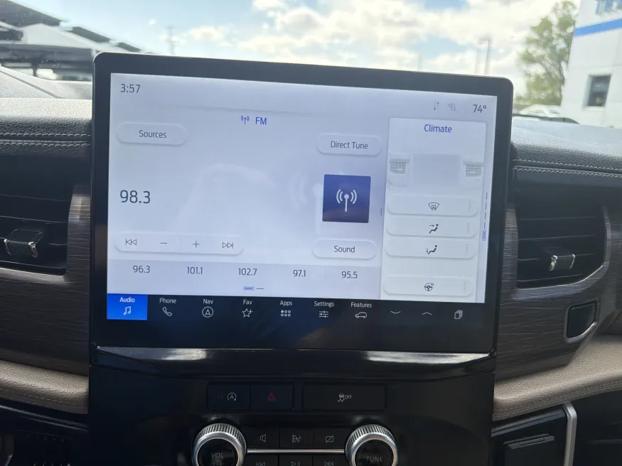 2024 Ford Expedition Limited | Photo 23 of 26