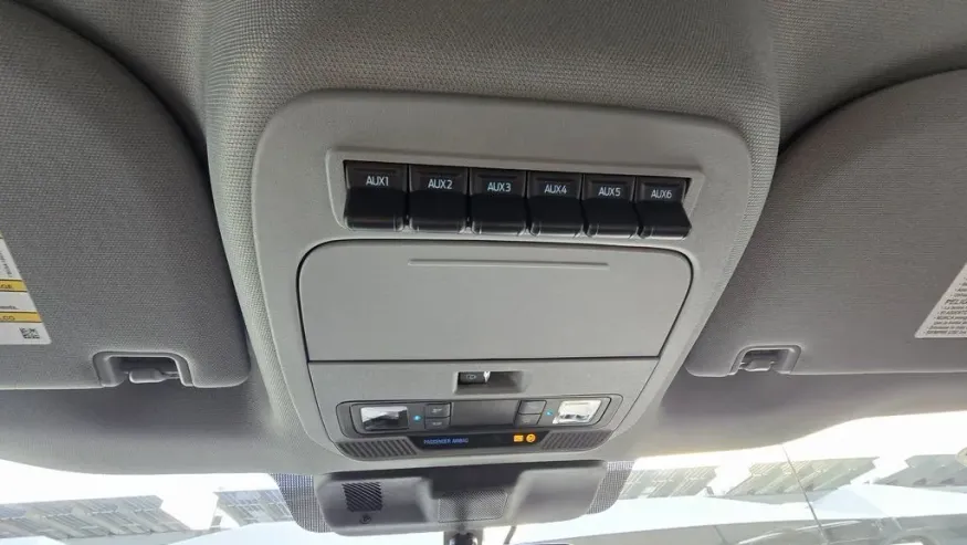 2026 Ford Super Duty F-350 | Photo 25 of 30