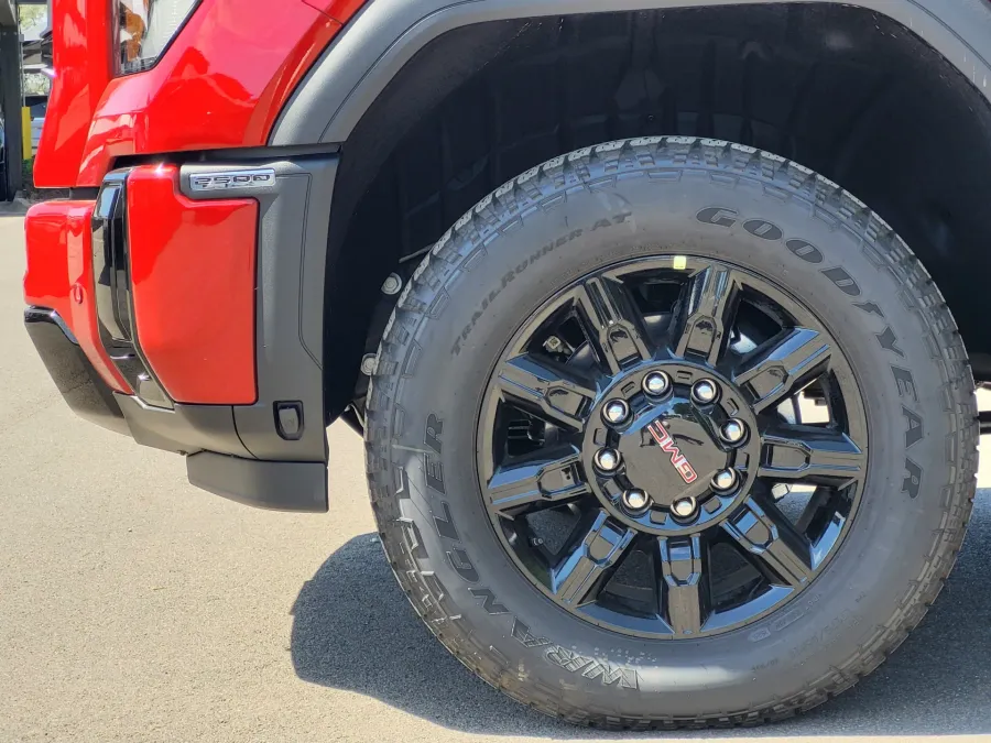 2026 GMC Sierra 2500HD AT4 | Photo 8 of 25