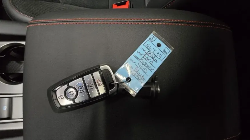 2026 Ford Explorer | Photo 26 of 33