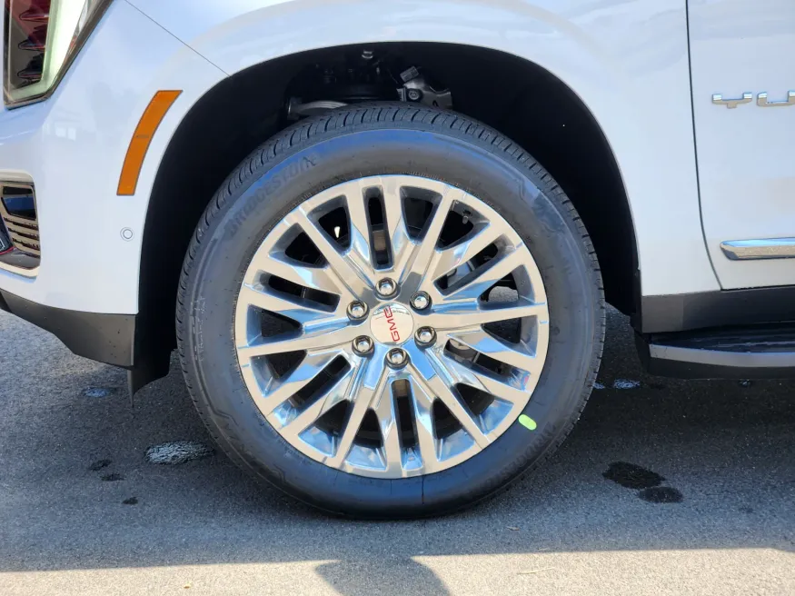 2025 GMC Yukon XL Elevation | Photo 24 of 33