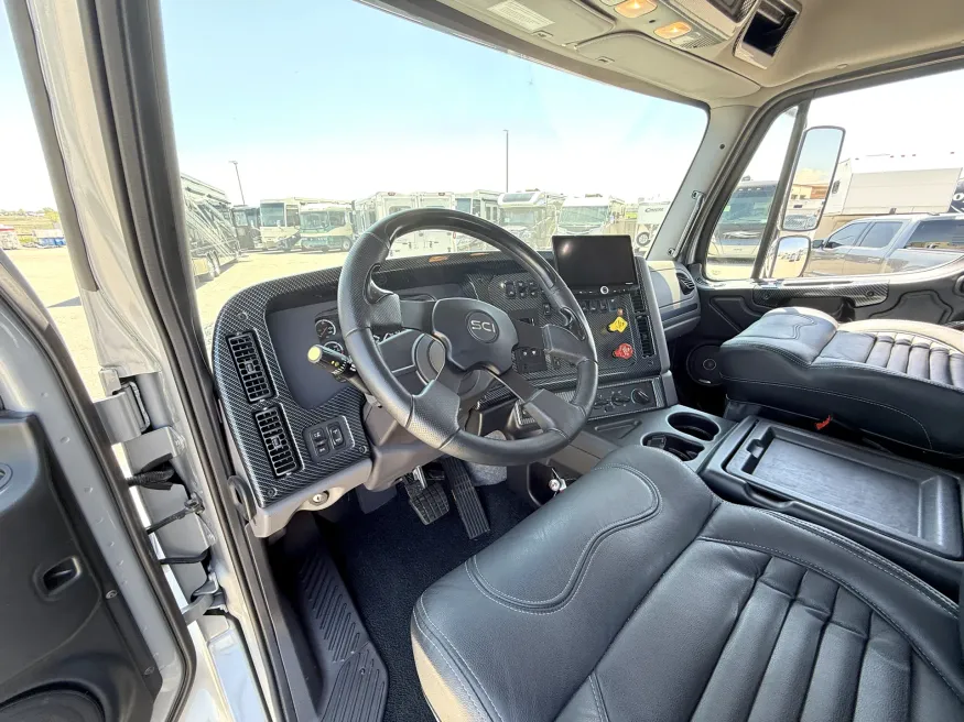 2024 Freightliner M2 106 Summit Hauler | Photo 6 of 22