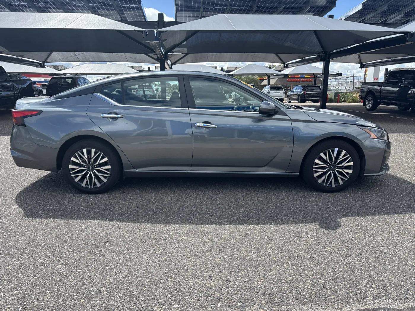 2023 Nissan Altima 2.5 SV | Photo 5 of 19