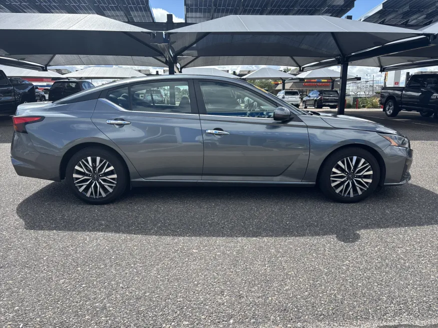 2023 Nissan Altima 2.5 SV | Photo 5 of 19