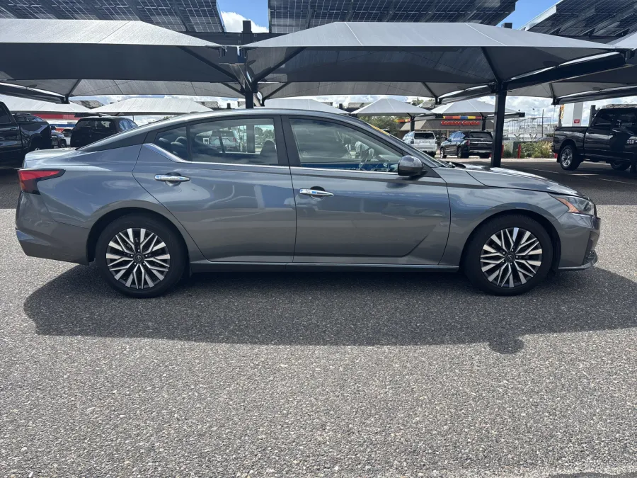 2023 Nissan Altima 2.5 SV | Photo 5 of 19