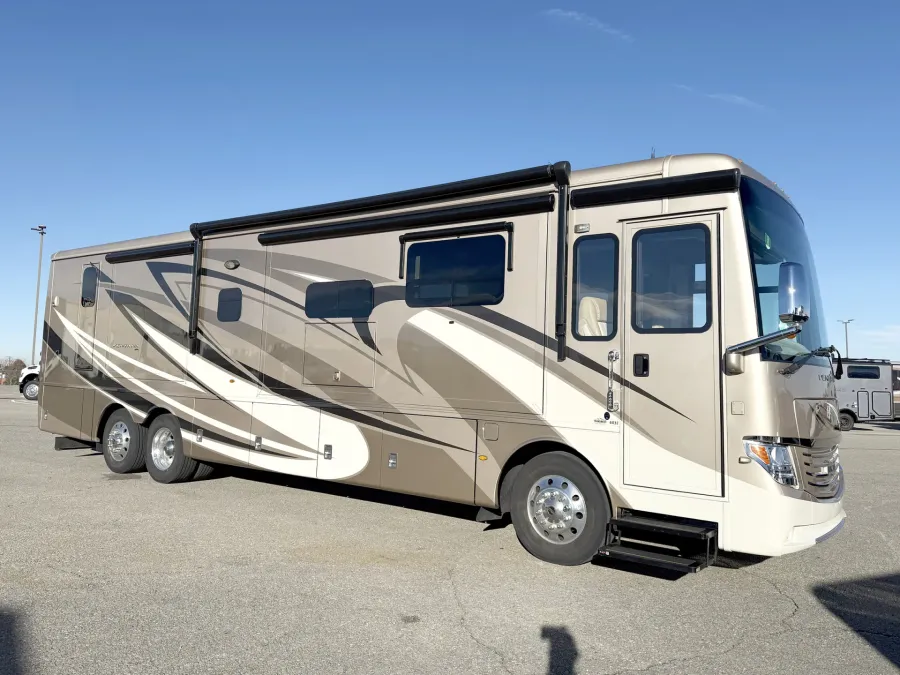 2019 Newmar Ventana 4037 | Photo 1 of 31