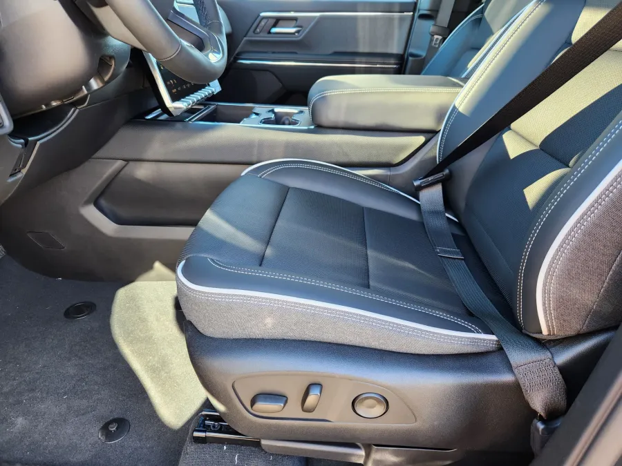 2026 GMC Sierra EV Standard Range Elevation | Photo 8 of 29