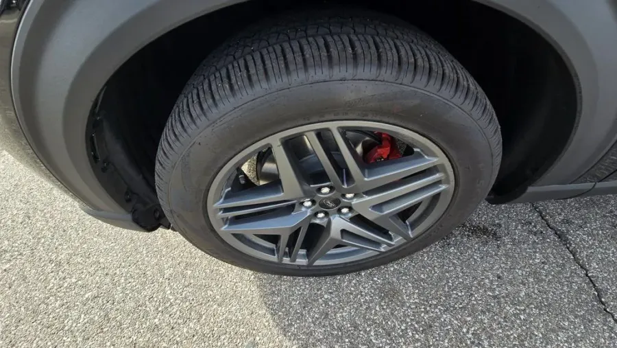 2026 Ford Explorer | Photo 11 of 33