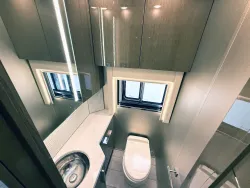 2024 Newmar King Aire 4596 | Thumbnail Photo 12 of 31