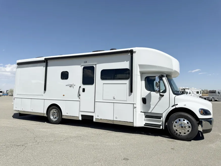 2026 Newmar Grand Star 3444 | Photo 1 of 28