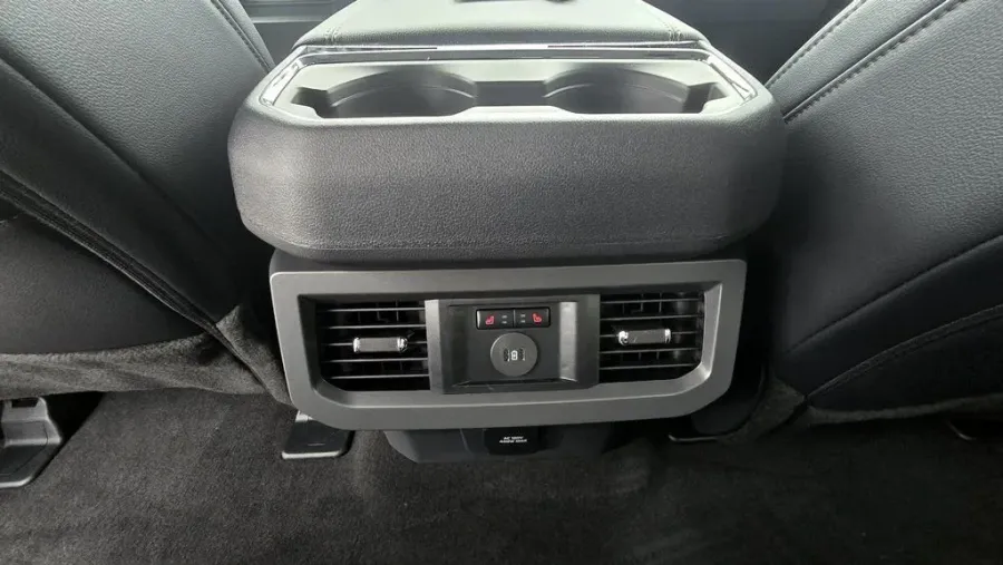 2026 Ford Super Duty F-250 | Photo 34 of 35