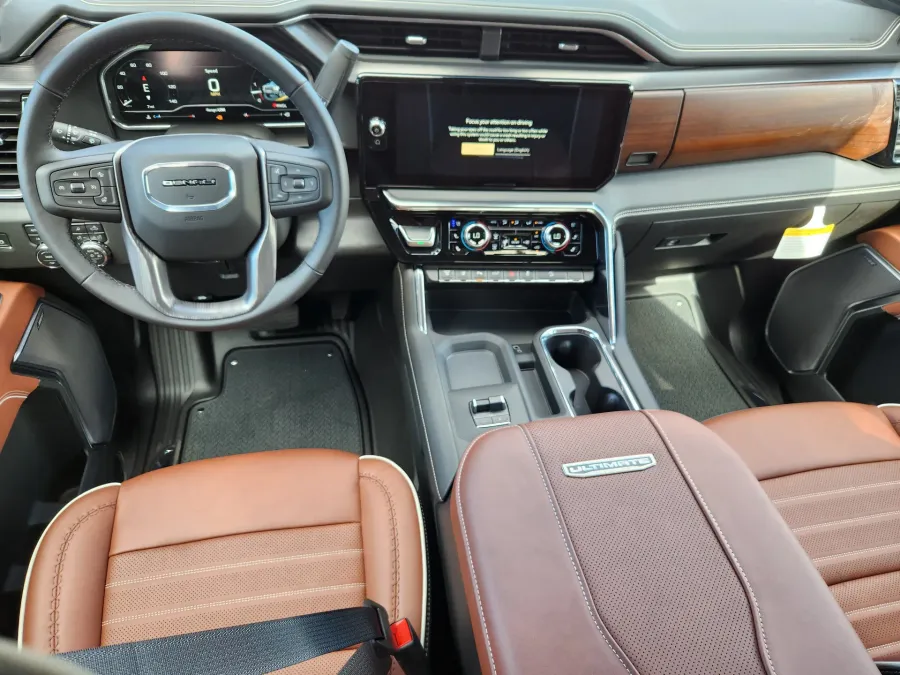 2025 GMC Sierra 2500HD Denali Ultimate | Photo 11 of 31