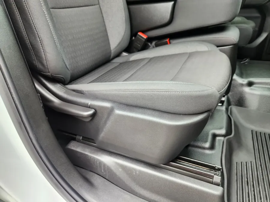 2024 GMC Sierra 2500HD Pro | Photo 18 of 29