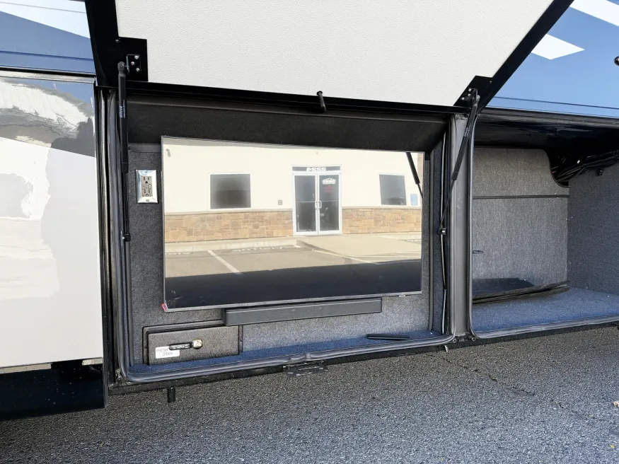 2026 Newmar Super Star 4159 | Photo 24 of 34